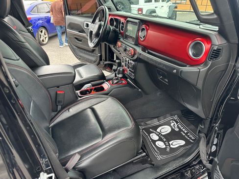Used 2019 Jeep Wrangler Unlimited Rubicon AWD/4WD image 18