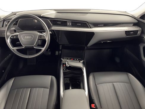 Used 2022 Audi e-tron Premium Plus w/ Premium Plus Package image 19