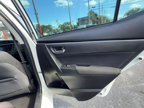 Used 2018 Toyota Corolla LE FWD image 22