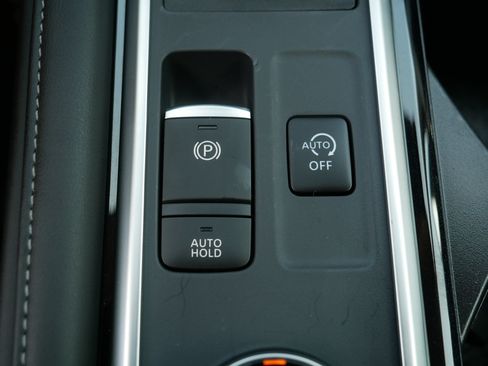 Certified 2025 Nissan Pathfinder SV AWD/4WD image 32