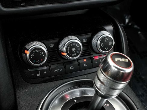 Used 2012 Audi R8 V10 AWD/4WD image 23