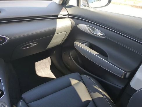 Used 2024 Genesis GV70 2.5T w/ Advanced Package image 15