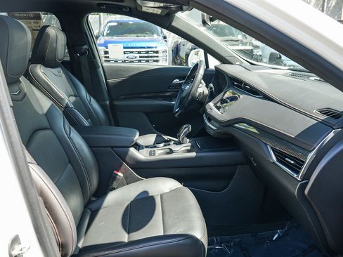 Used 2019 Cadillac XT4 Sport FWD image 17