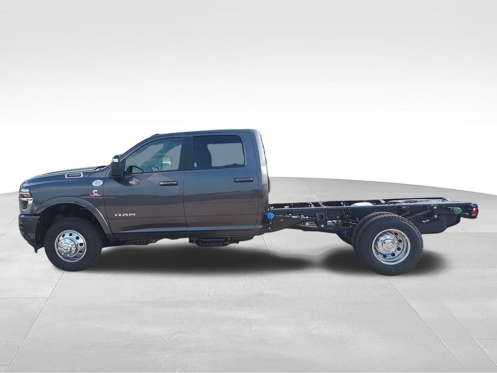 New 2027 RAM 3500 Big Horn w/ Laramie Trim Package AWD/4WD image 2