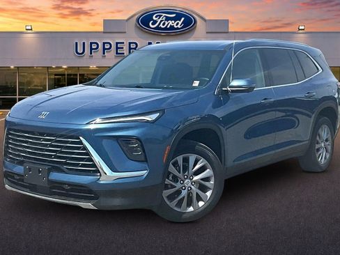 Used 2025 Buick Enclave Preferred FWD image 12