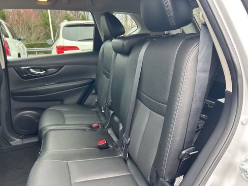 Used 2017 Nissan Rogue SL w/ SL Premium Package image 13