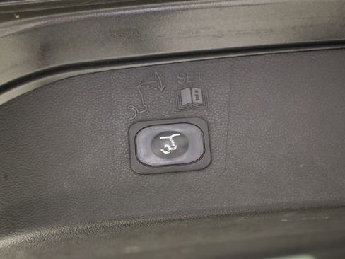 Used 2019 Ford Escape SEL image 32