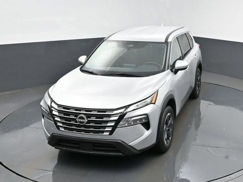 Used 2025 Nissan Rogue SV image 20