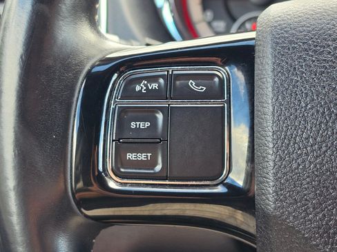 Used 2016 Dodge Grand Caravan SE FWD image 37