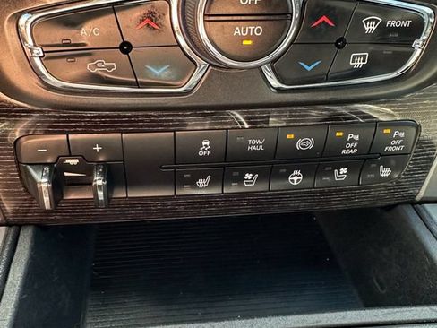 Used 2018 RAM 3500 Laramie Longhorn AWD/4WD image 15