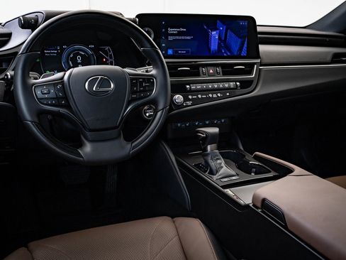 Certified 2025 Lexus ES 300h Ultra Luxury w/ Accessory Package (Z1) image 4
