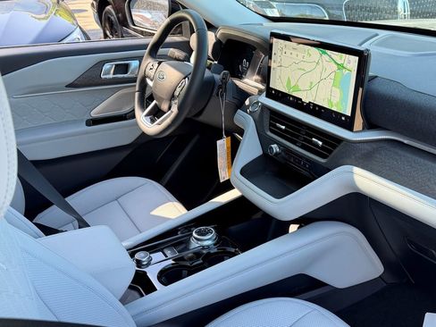 New 2026 Ford Explorer Platinum AWD/4WD image 7