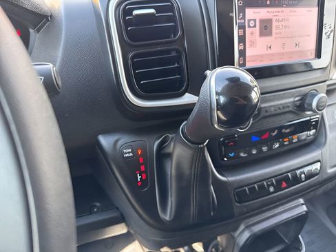 Used 2024 RAM ProMaster 2500 w/ Convenience Group image 15