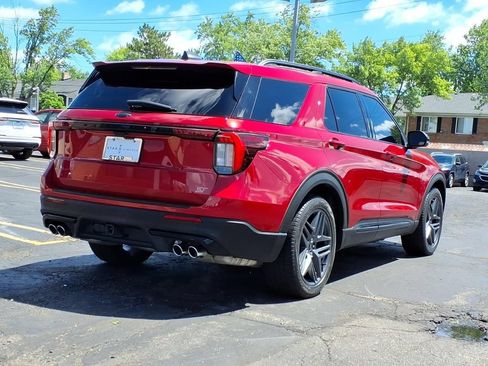 Used 2025 Ford Explorer ST AWD/4WD image 7