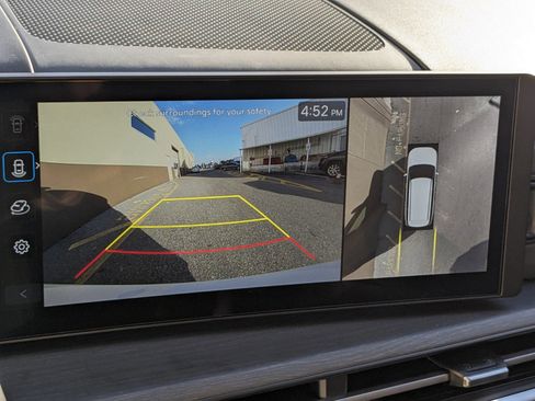 Used 2025 Hyundai Santa Fe Limited image 30