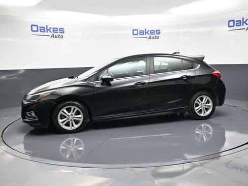 Used 2018 Chevrolet Cruze LT w/ Convenience Package image 5