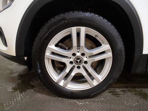 Used 2022 Mercedes-Benz GLB 250 4MATIC image 9