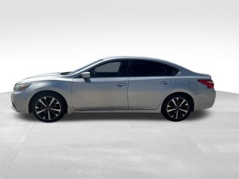 Used 2016 Nissan Altima 2.5 SR image 4