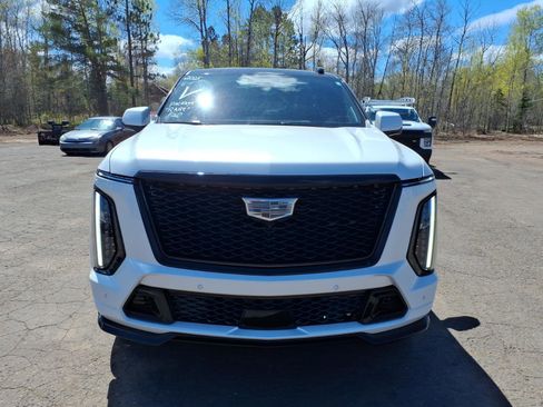 Used 2025 Cadillac Escalade V w/ LPO, ONYX Package AWD/4WD image 9