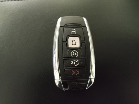 Used 2018 Lincoln MKX Black Label w/ Driver Assistance Package image 32