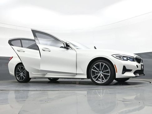 Used 2019 BMW 330i Sedan w/ Driving Assistance Package image 44