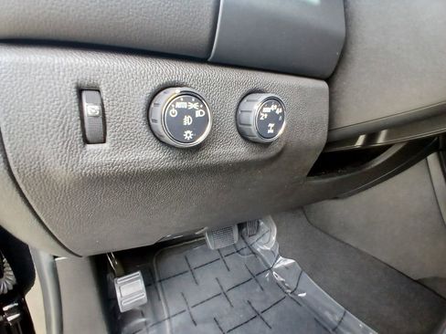 Used 2022 GMC Canyon AT4 image 13