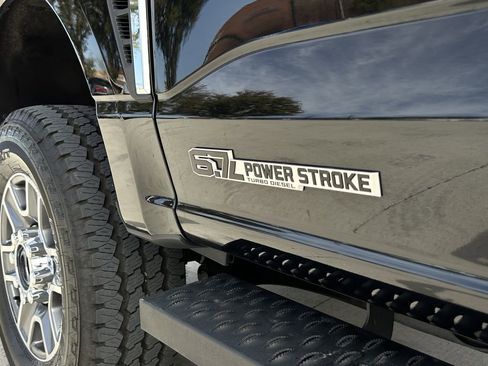 Used 2024 Ford F250 Lariat image 10