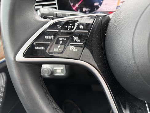 Used 2025 Mercedes-Benz GLE 350 4MATIC image 19