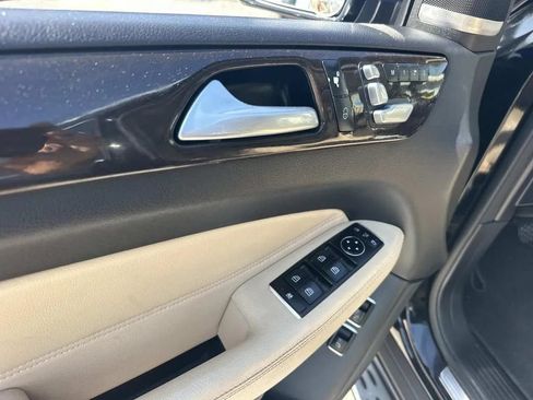 Used 2018 Mercedes-Benz GLS 450 4MATIC w/ Premium Package image 25