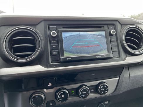 Used 2016 Toyota Tacoma SR5 w/ SR5 Appearance Package (SN) image 3