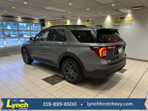 Used 2025 Ford Explorer ST-Line w/ ST-Line Street Pack AWD/4WD image 23
