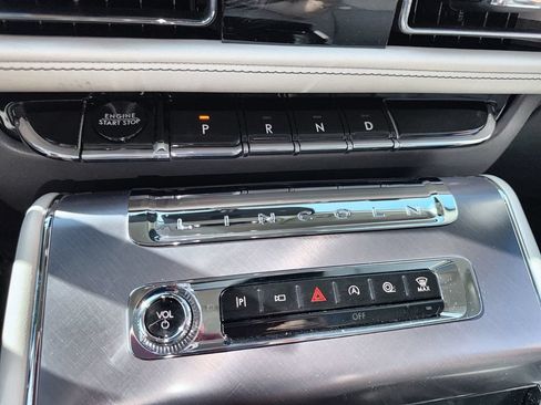 Certified 2026 Lincoln Aviator 2WD image 23