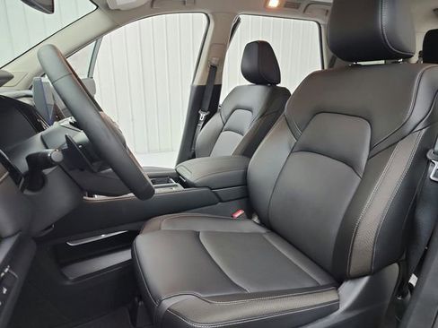New 2026 Nissan Pathfinder SL w/ SL Premium Package FWD image 19