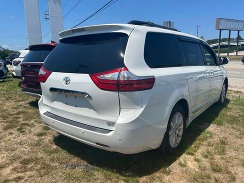 Used 2016 Toyota Sienna Limited Premium w/ Protection Package AWD/4WD image 4