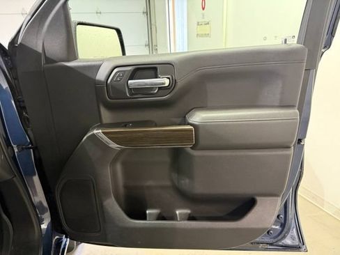 Used 2021 Chevrolet Silverado 1500 LT Trail Boss w/ LPO, Dark Essentials Package AWD/4WD image 24