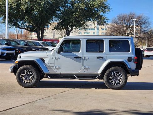 Used 2024 Jeep Wrangler Sahara w/ Technology Group image 4