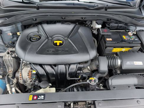 Used 2019 Hyundai Elantra GT FWD image 21