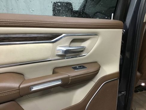 Used 2019 RAM 1500 Laramie image 13