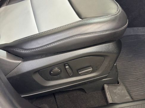 Used 2023 Ford Explorer XLT w/ Equipment Group 202A image 29