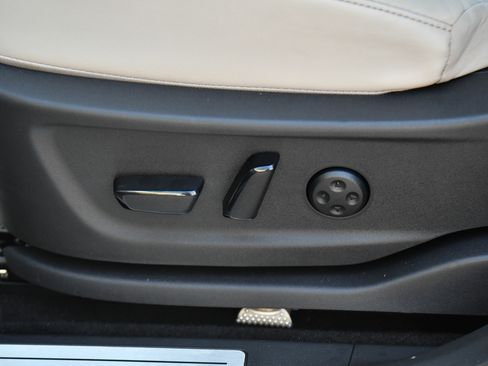 Used 2024 Nissan Ariya AWD image 16