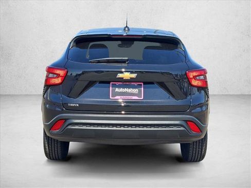 Certified 2024 Chevrolet Trax LS FWD image 7