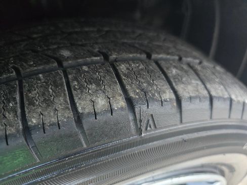 Used 2012 Toyota Yaris Sedan image 55