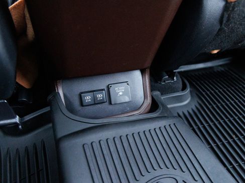 Used 2021 Toyota Highlander Platinum image 38