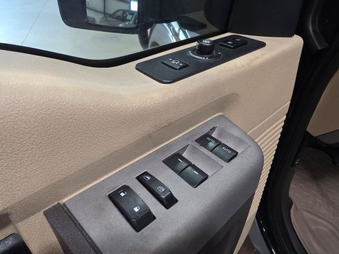 Used 2015 Ford F250 Lariat w/ Lariat Ultimate Package AWD/4WD image 16