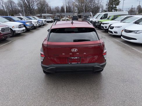 Used 2025 Hyundai Kona SEL image 4