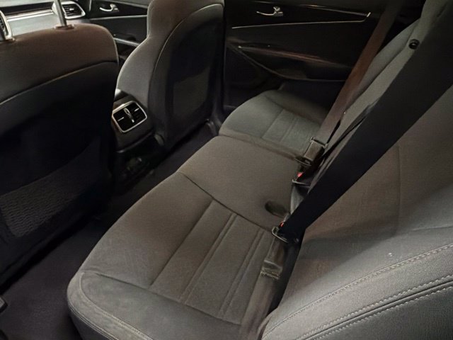 Used 2020 Kia Sorento LX AWD/4WD image 13