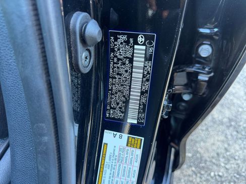 Used 2025 Toyota Corolla LE image 27