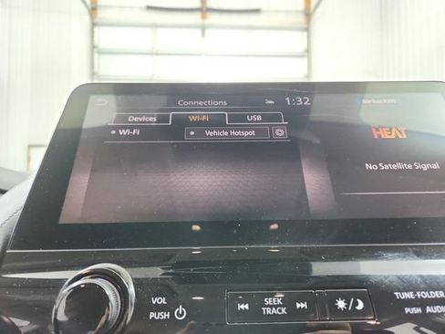 Used 2022 Nissan Armada SL AWD/4WD image 33
