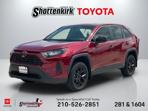 Used 2022 Toyota RAV4 LE FWD image 1
