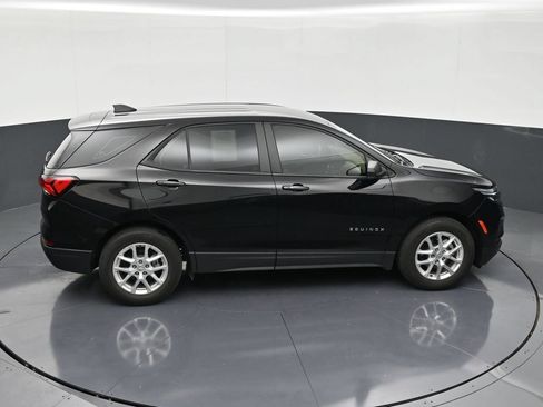 Used 2024 Chevrolet Equinox LS FWD image 17
